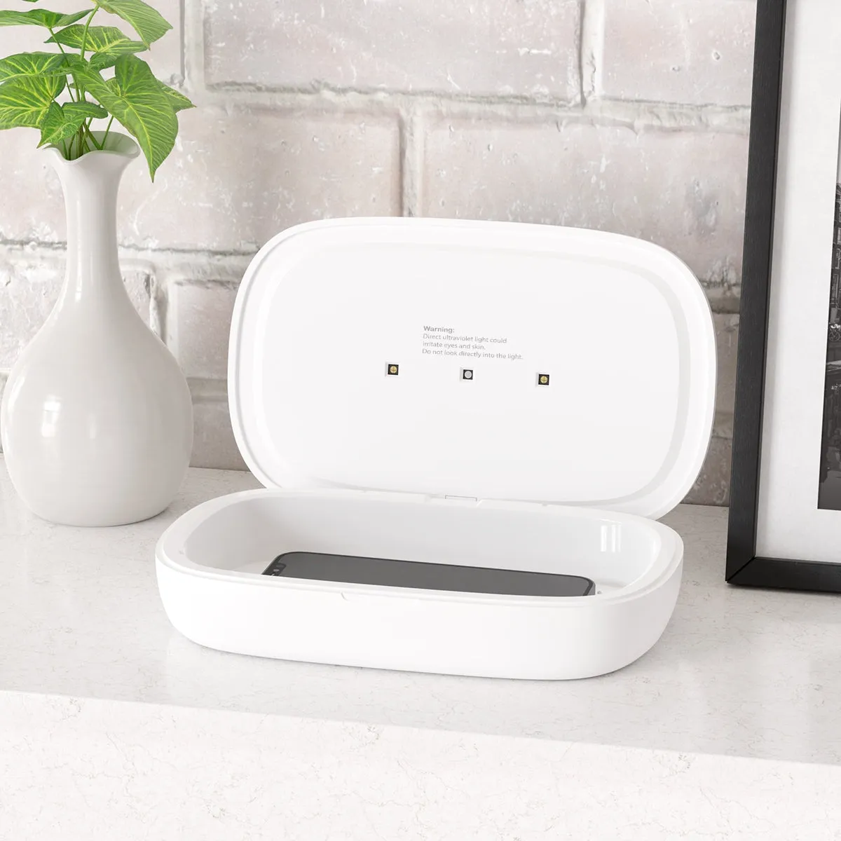 CHT UV Phone Sanitizer & Wireless Charging Pad