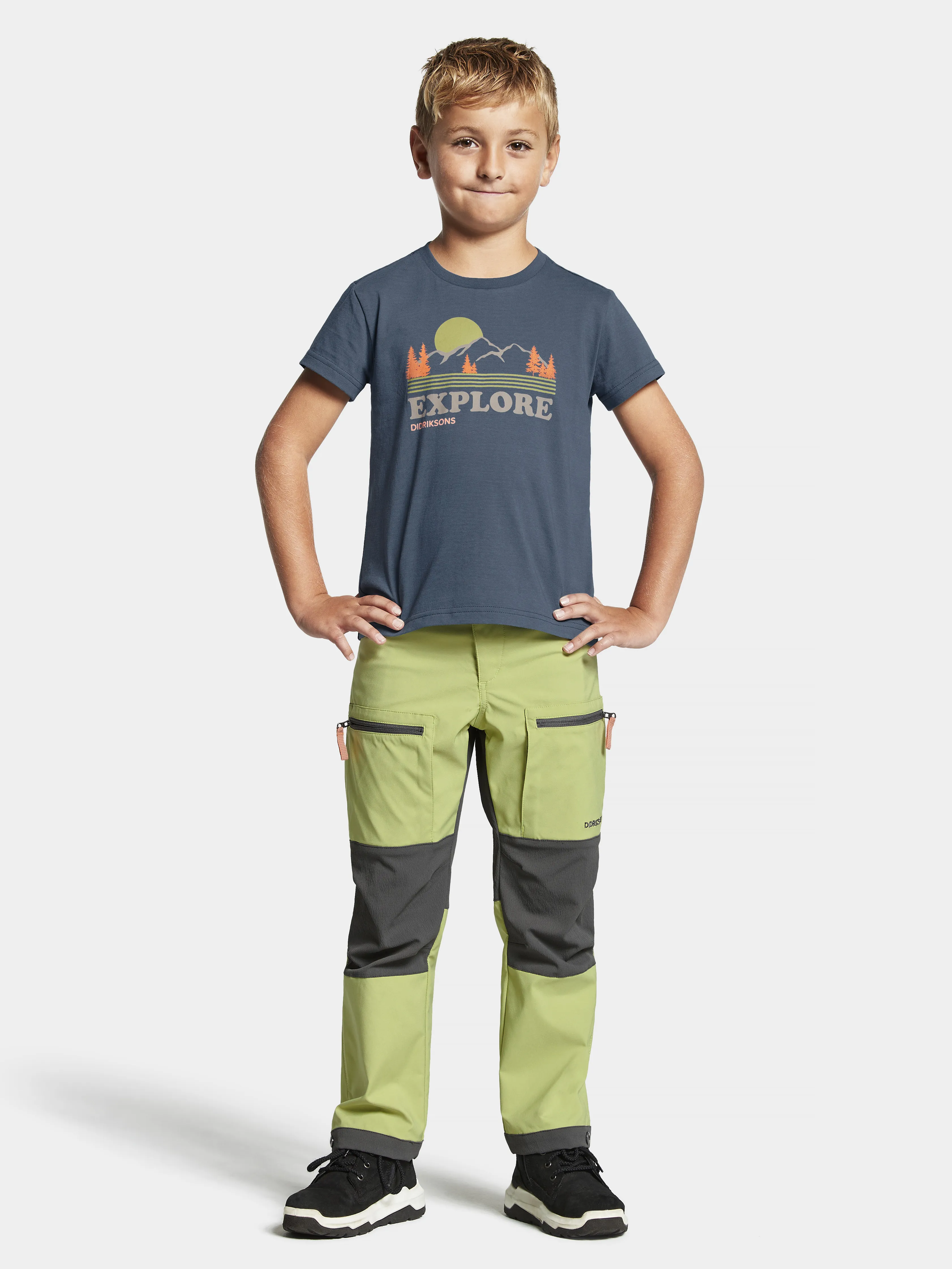 Didriksons Kids&#x27; Mynta Logo T-shirt Explore Bigger True Blue | Buy Didriksons Kids&#x27; Mynta Logo T-shirt Explore Bigger True Blue here | Outnorth