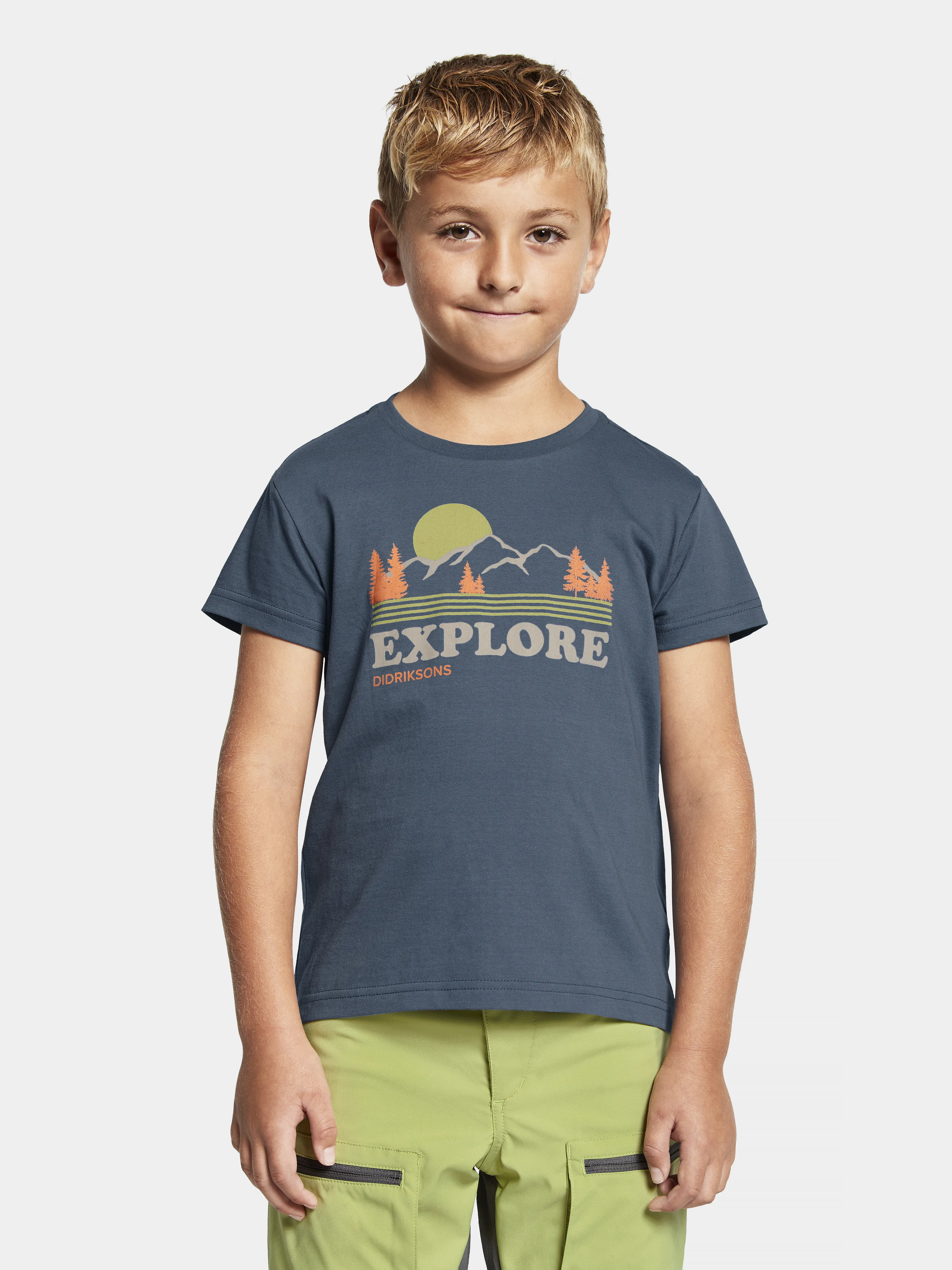 Didriksons Kids&#x27; Mynta Logo T-shirt Explore Bigger True Blue | Buy Didriksons Kids&#x27; Mynta Logo T-shirt Explore Bigger True Blue here | Outnorth