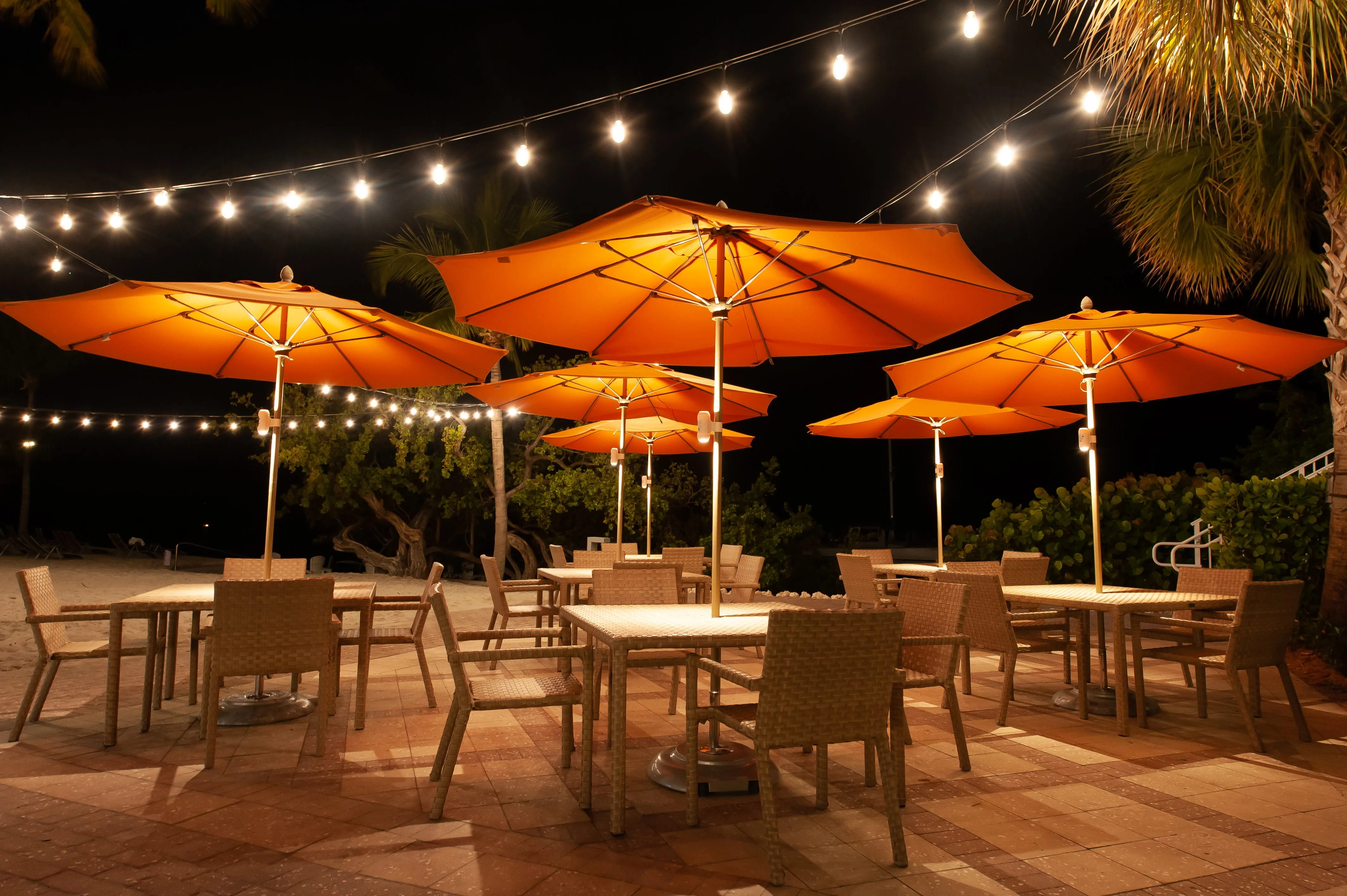 Dual Beam Umbrella & Table Light System