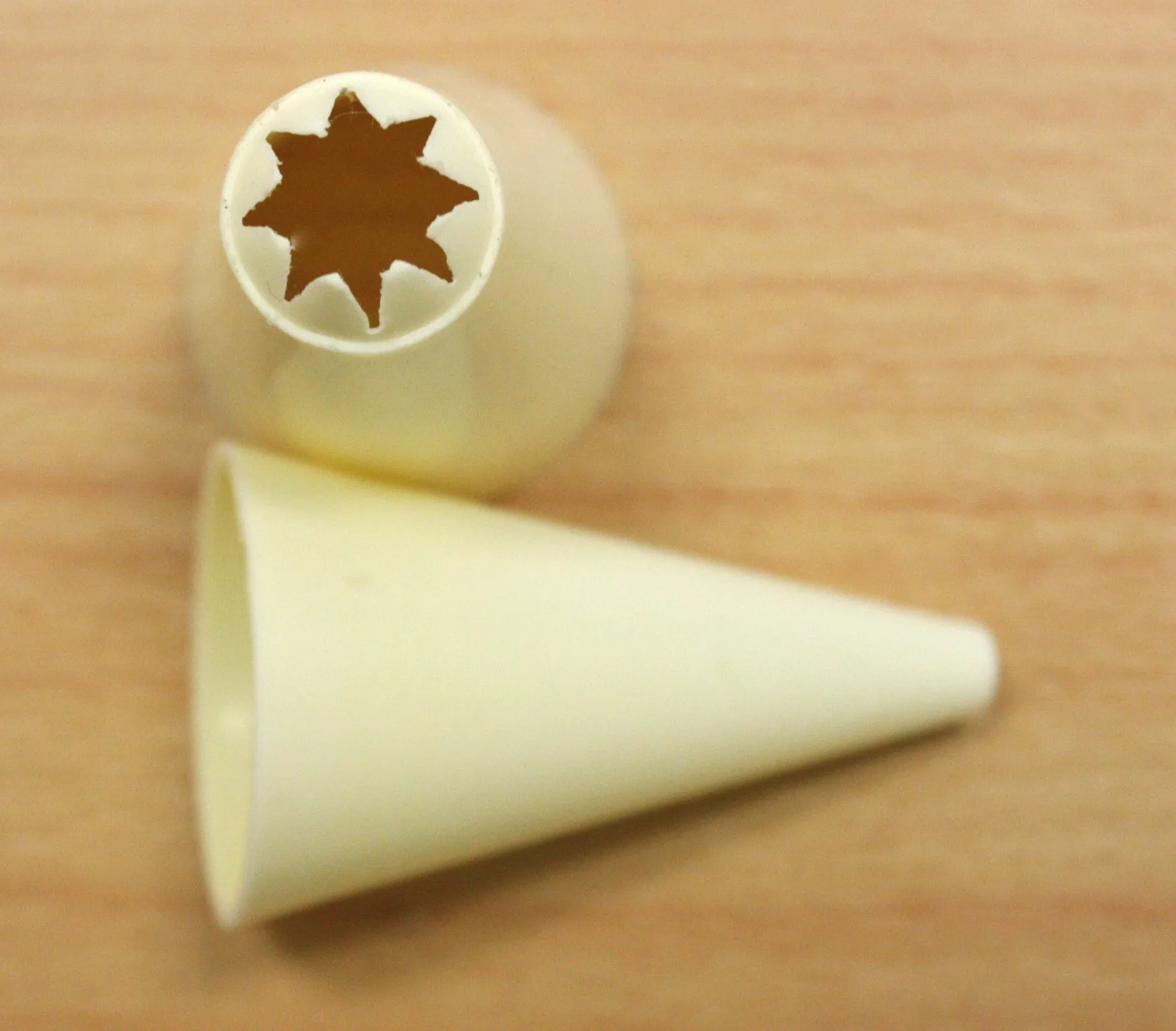 Large Plastic Piping Tips.